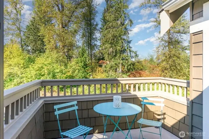 This charming deck is adjacent to the bonus room and 4th bedroom & offers a greenbelt view.