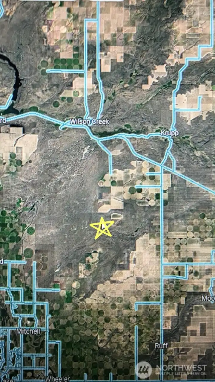 Surrounding communities - start indicates parcel