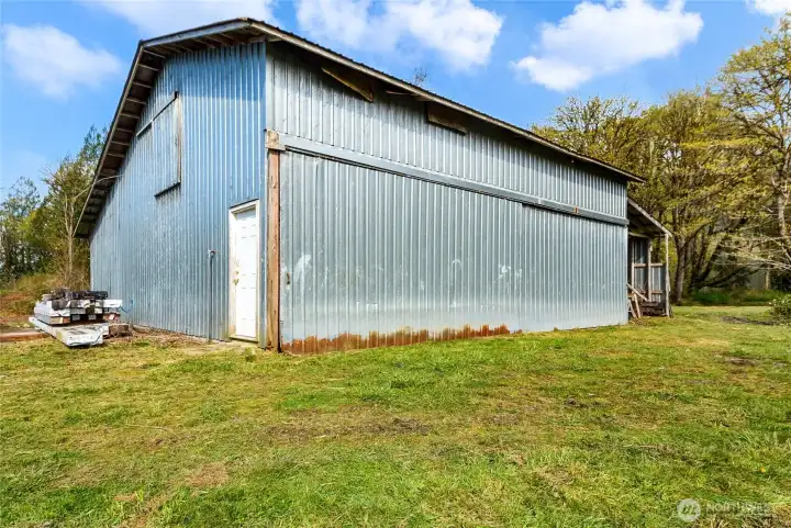 Spane metal shop 40x30 with 12x30 & 16x40 lean -tos