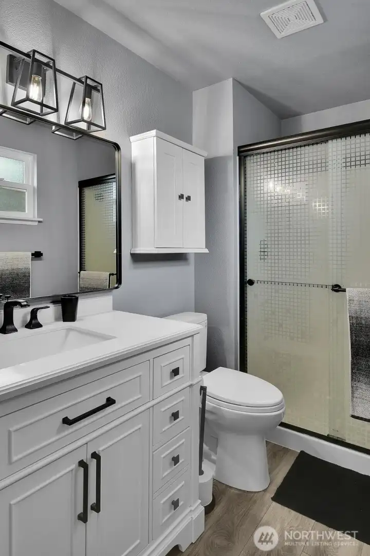 Primary 3/4 bath