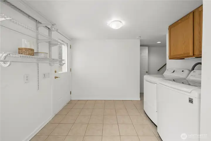 Laundry and backyard access. Laundry and backyard access.