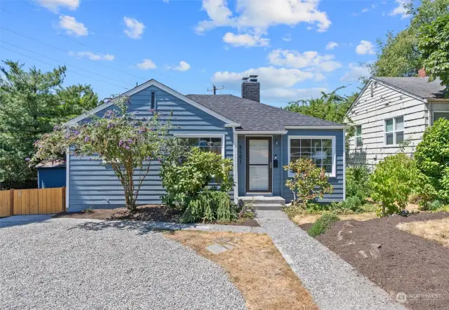 Location, location, location. This rambler + basement is well spotted in the Bryan neighborhood.  Mere steps to shopping at U Village.  Quick bike ride to University of Washington and easy commuting access to I-5 and I-520.