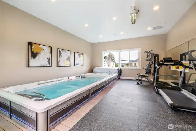 541 SF gym