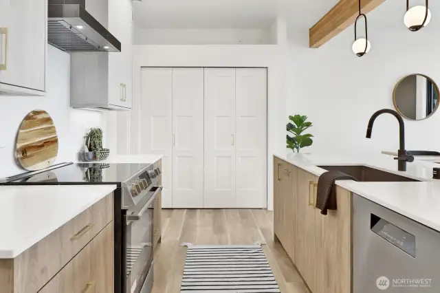 Photos represent builder's finish product and may not be exact.