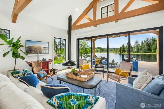 16' Sliding glass doors open for amazing indoor/outdoor living.