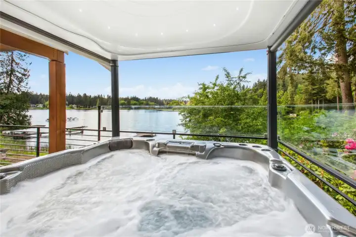 It's like your own infinity hot tub!