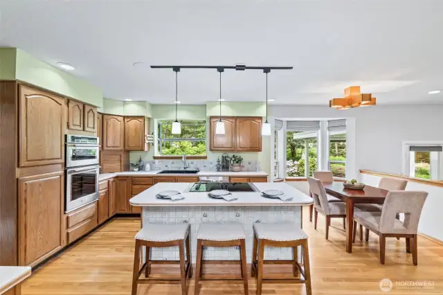 Kitchen eating area