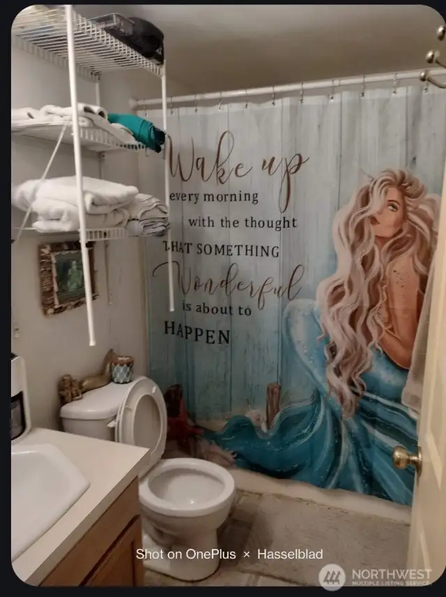 3rd full bath located in the apartment