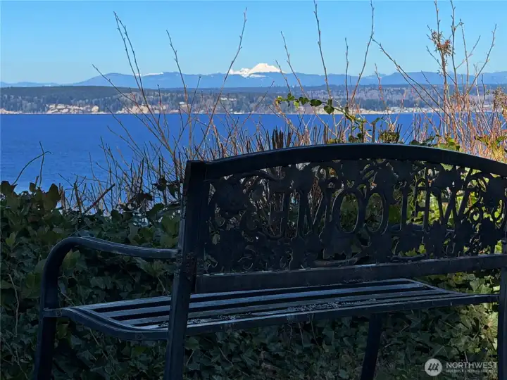 Bench with views of Camano Head, Saragoga passage, mountains...