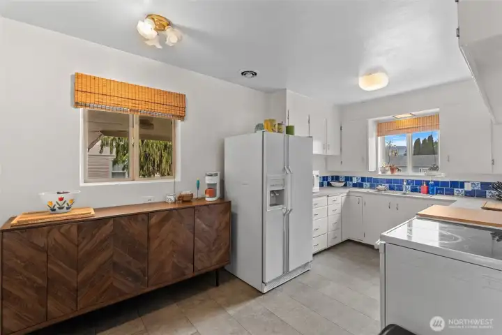 New LVP flooring gives a beautiful modern base to help you create the most functional space for your very own needs.