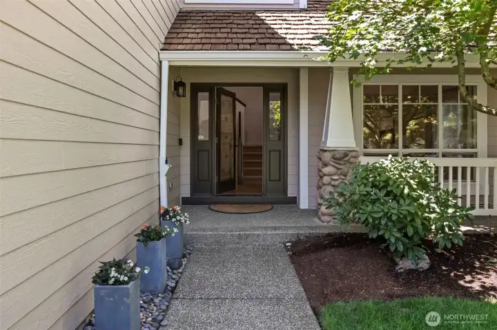 Follow your personal stone path to your stunning entry! Follow your personal stone path to your stunning entry!