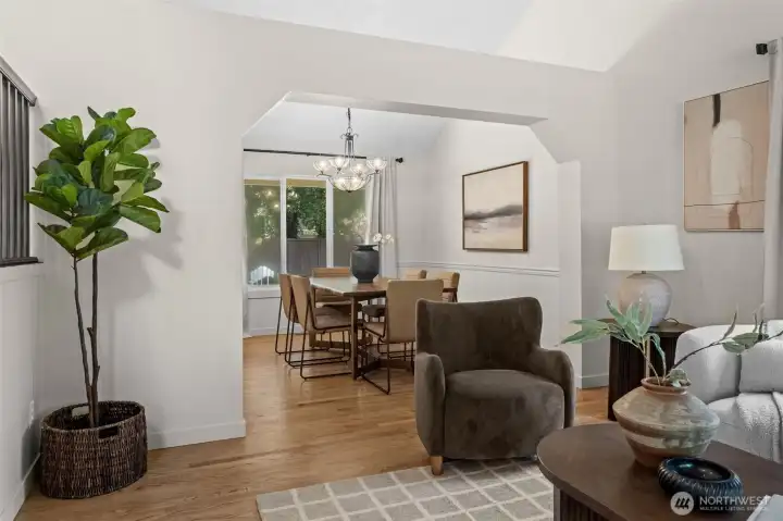 Gorgeously framed, venture to the light centered dining room to enjoy a meal or gather with guests! Gorgeously framed, venture to the light centered dining room to enjoy a meal or gather with guests!