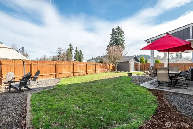 Great yard for entertaining.
