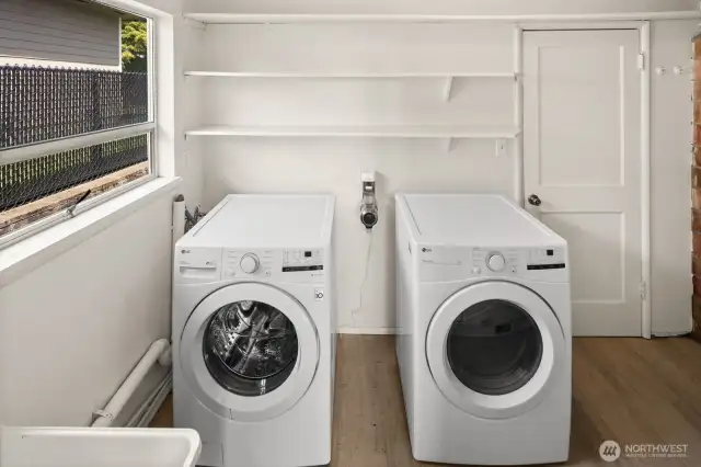 laundry room/mud room/extra storage