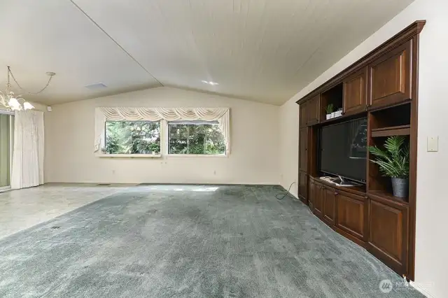 Living room/ dining room.