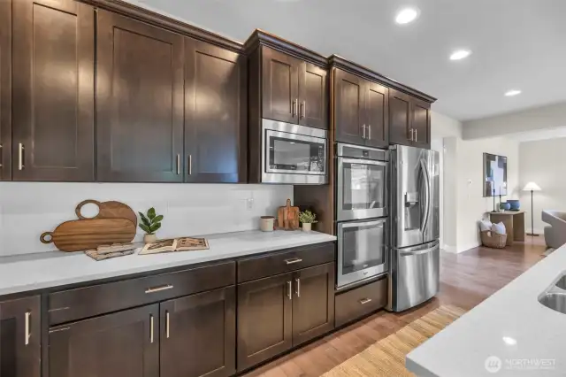 Beautiful cabinetry & quart counters.