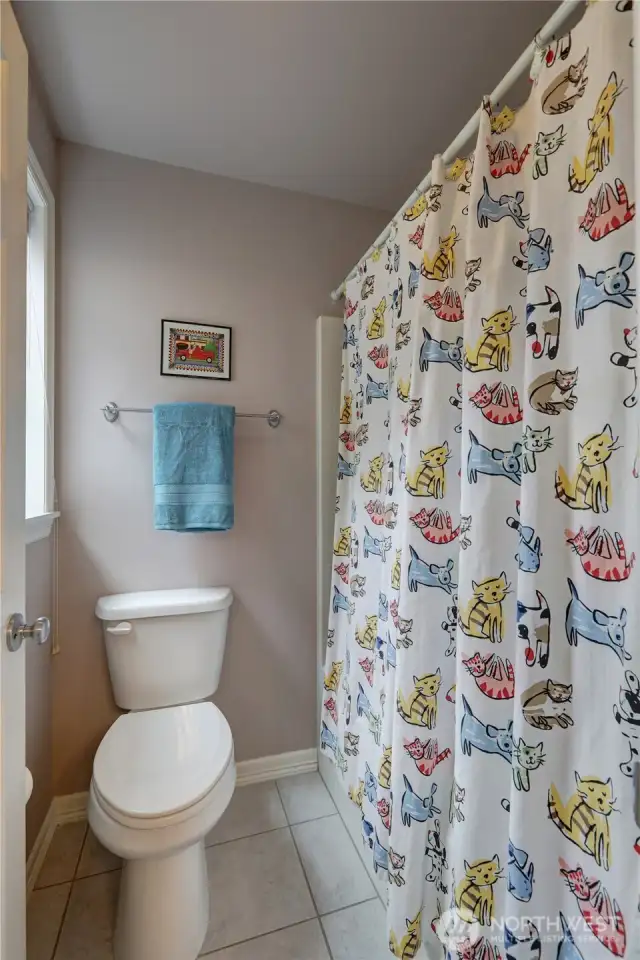 Another view of full bath upstairs