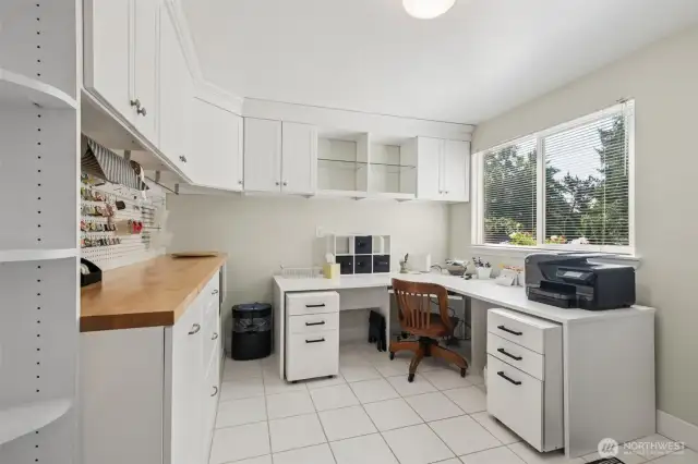 ... with AMAZING additional space including built-ins and so much room! ... office? school from home? storage? crafts?