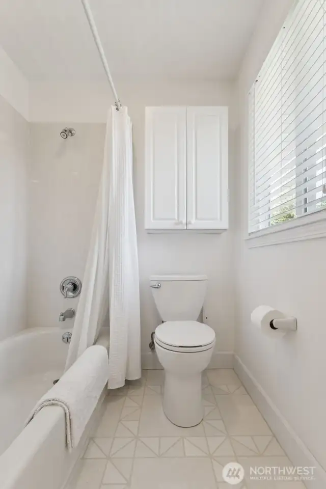 - with shower/tub combo