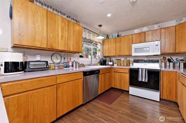 Lots of counter space!