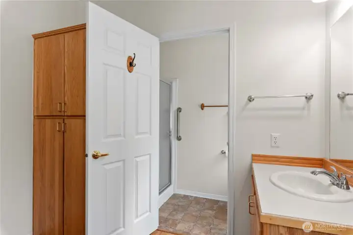 Primary Bath w/ Dual Sink Vanities and Large Linen Closet