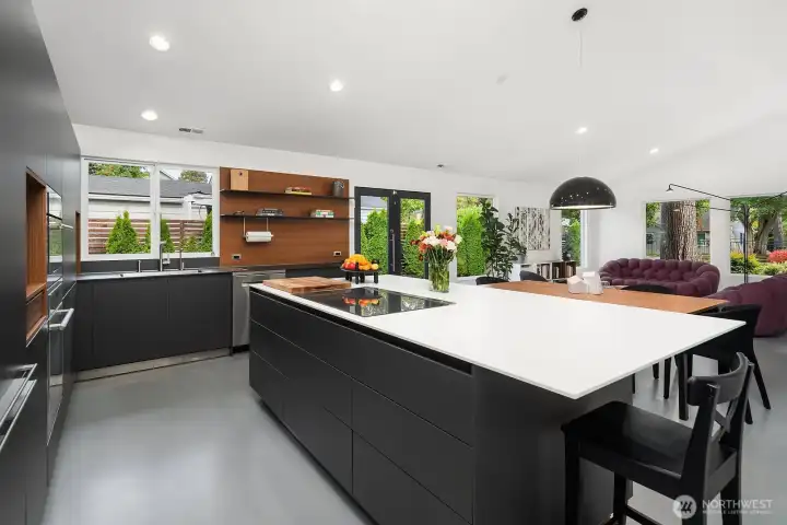 High-end kitchen w/ porcelain slab & laminate