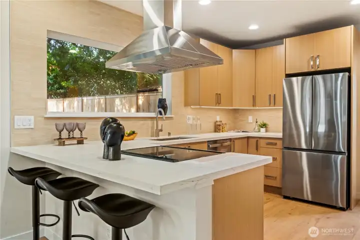 Breakfast bar in the kitchen.
