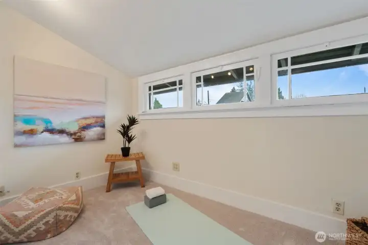 Flex room - 2nd Floor