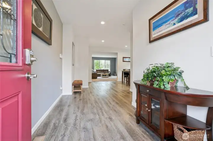 Entry way leads to front office/bedroom and dining area.