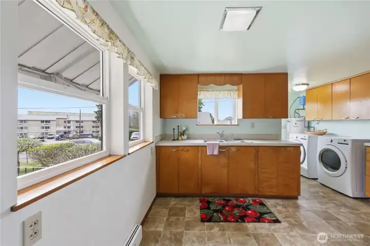 The sweet vintage kitchen is bright and cheerful!