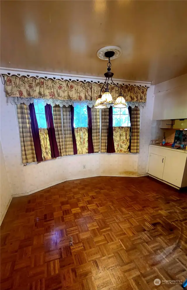 Dining room off of kitchen