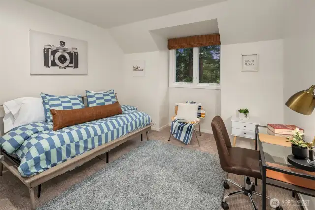 4th upstairs bedroom