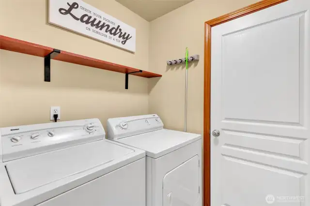 Washer/dryer stay