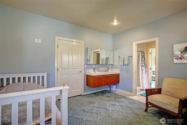 Guest Quarters in Garage with Full Bathroom, living room and bonus room