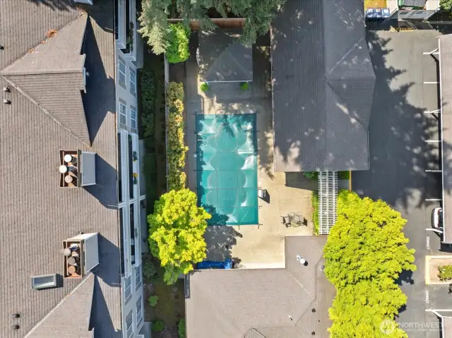 Great Amenities: Club House, Outdoor Pool.
