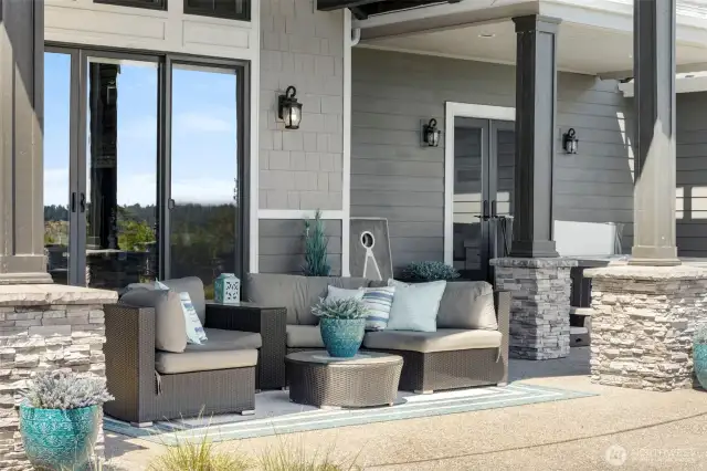 Plenty of areas in both back and front for sitting areas.