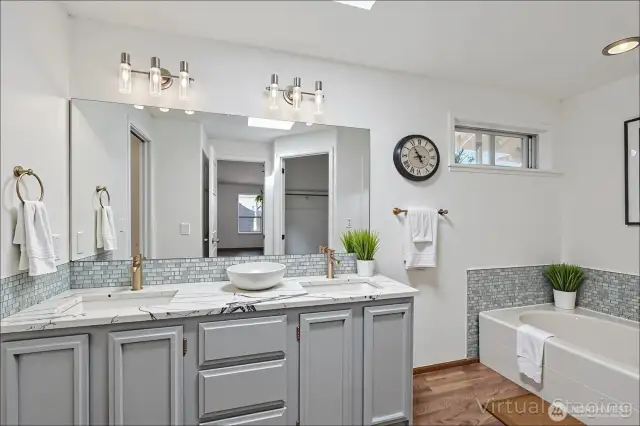 Main Suite bathroom