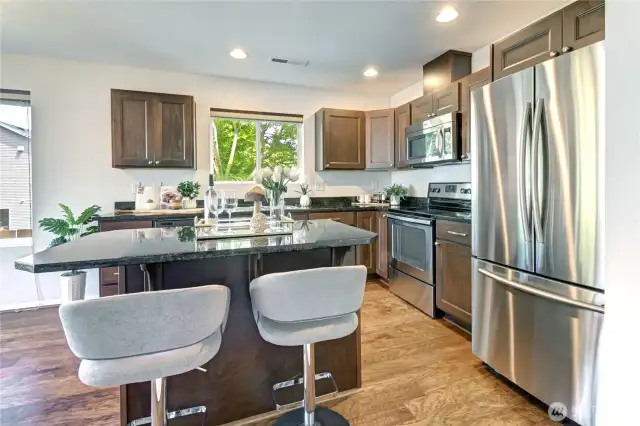 Large Island with Seating