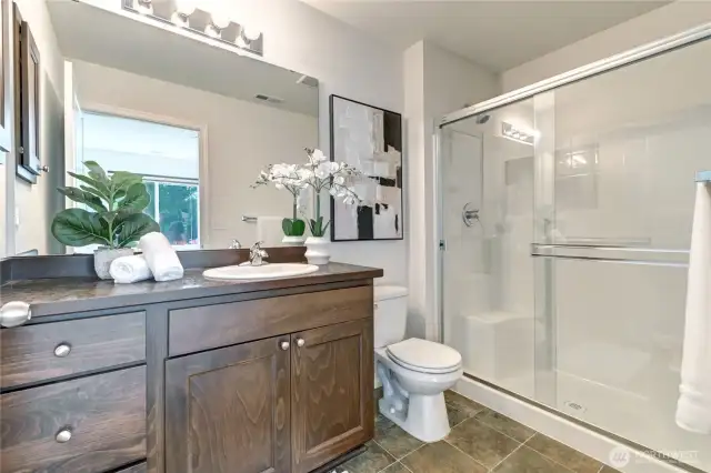 Private En-Suite Bath