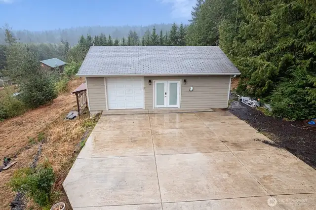 Detached Garage with Bonus space
