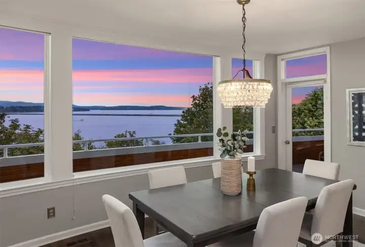 Dining room and the views...