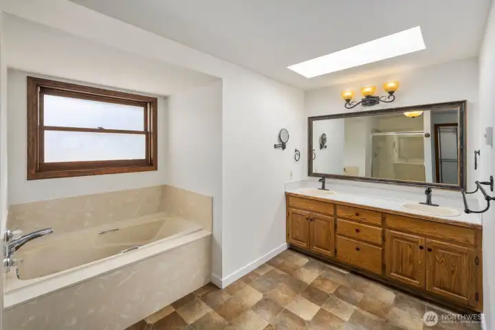 5 piece Primary Bathroom