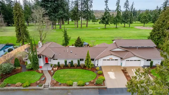 Welcome to 16505 Country Club Drive, Burlington, Washington, located in the coveted Skagit Golf and Country Club in Burlington..