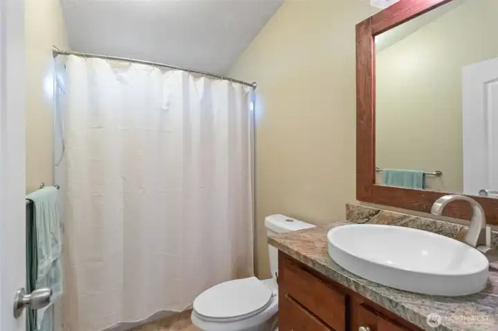 Primary 3/4 bath