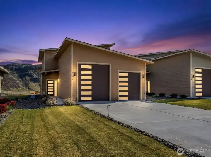 Welcome to 9773 Ridgeview Drive NW