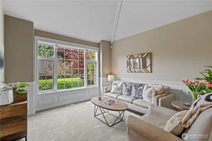 Another look to the feaures such as high ceilings and shadow box trimwork