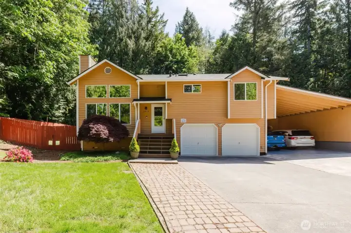 Welcome to your oasis! Endless parking, outdoor playground, mirrored privacy windows and so much more! Welcome to your oasis! Endless parking, outdoor playground, mirrored privacy windows and so much more!
