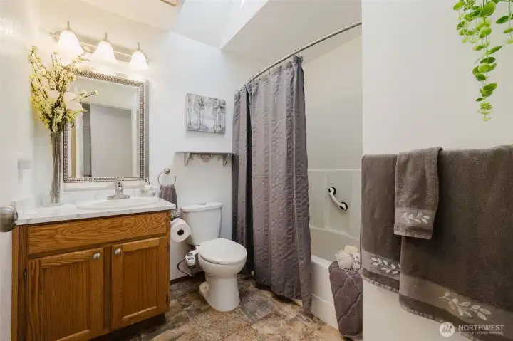 Guest bath - full. Guest bath - full.
