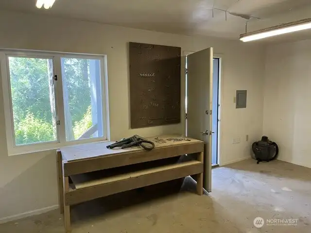 Private shop/art studio with private entrance and lots of natural light.