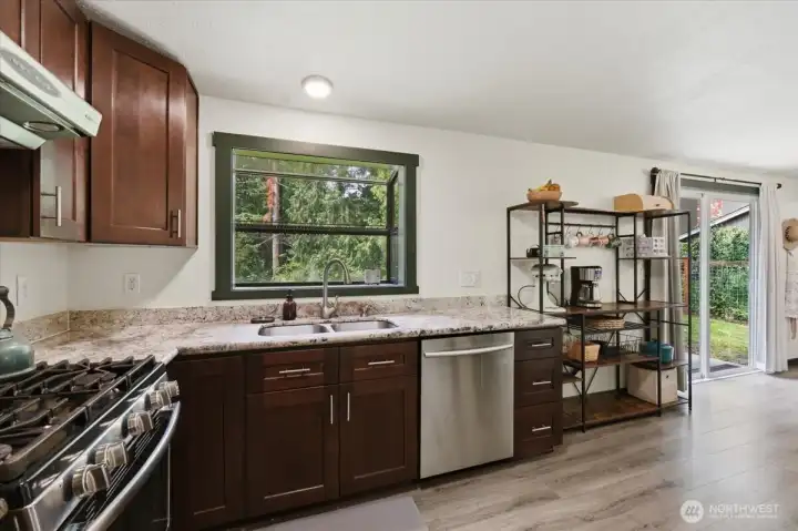 Spacious Kitchen with Eating Space